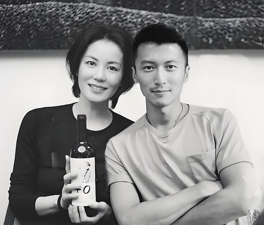高燃!谢霆锋开演唱会,半个娱乐圈都来了!对着王菲唱定情曲,女方激动捧场(组图) - 8