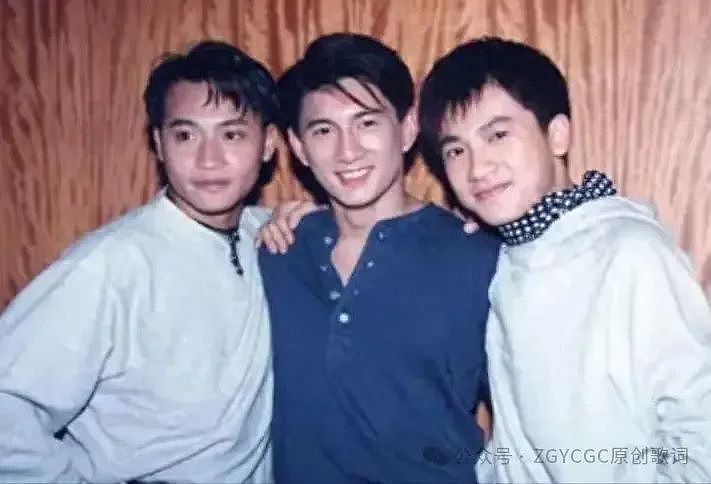 从“乖乖虎”到“苏阿姨”!苏有朋形象反差引全网热议(组图) - 1