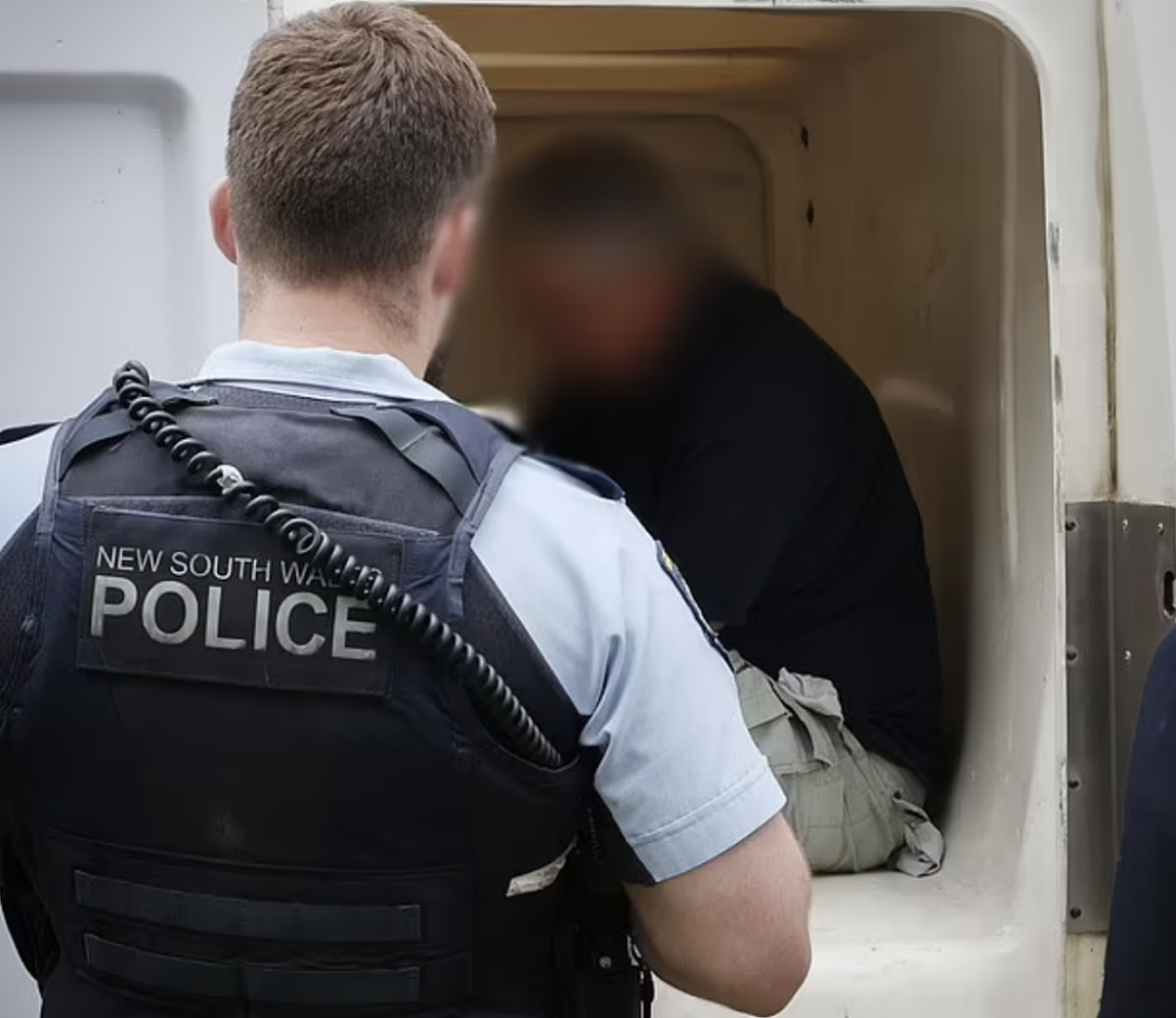 震惊！澳洲精英完美丈夫竟是“冷血毒夫“， 杀虫剂掺茶灌了2年，背后真相令人毛骨悚然（组图） - 4