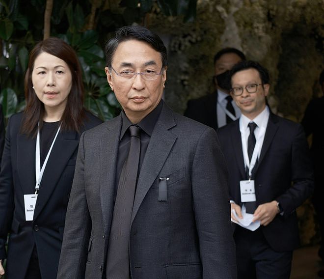 李兆基设灵:徐子淇为公公守孝,李嘉诚儿子露面,郭晶晶夫妇现身(组图) - 7
