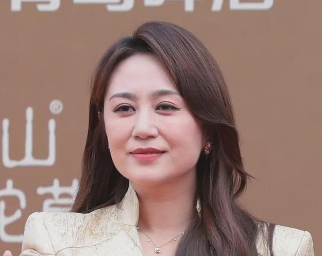 华表奖红毯生图来了！章子怡紧绷关晓彤秀长腿，大批女星面部僵硬（组图） - 8