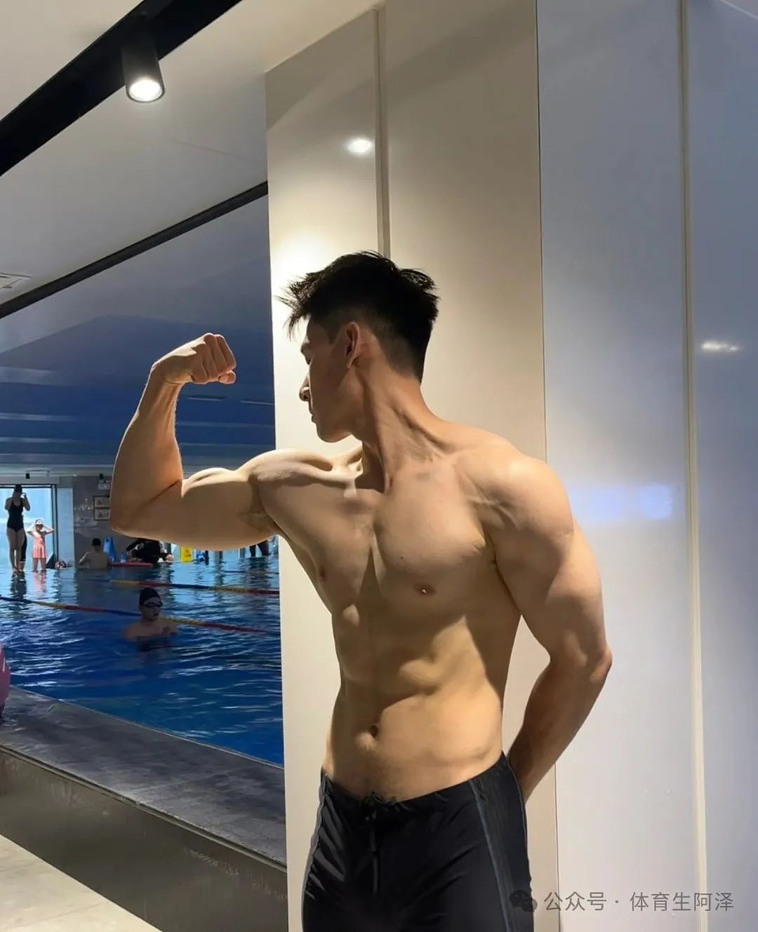 【帅哥】185游泳教练人肉打桩机，八块腹肌健壮身材持久力爆棚...（组图） - 7