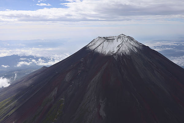 澳网友称4至6月人少又神秘！抖音疯传富士山封山季攻略，中国男子违法攻顶，高山症发作求援（组图） - 1