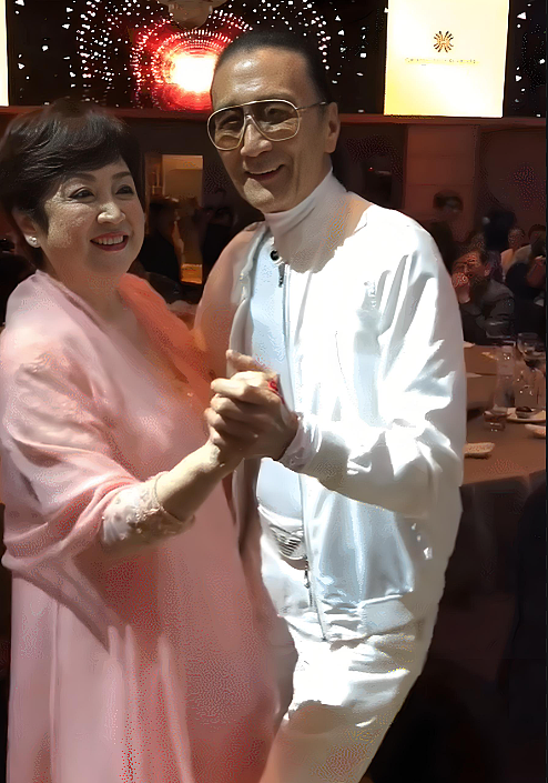 谢霆锋的老爸，多情又潇洒的代名词，谢贤的两任前妻都美得像尤物（组图） - 10