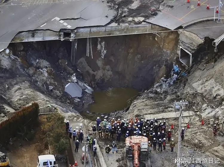 日本74岁大爷坠入道路塌陷深坑，至今89天未获救，民众已怀疑大爷是否真实存在（组图） - 2