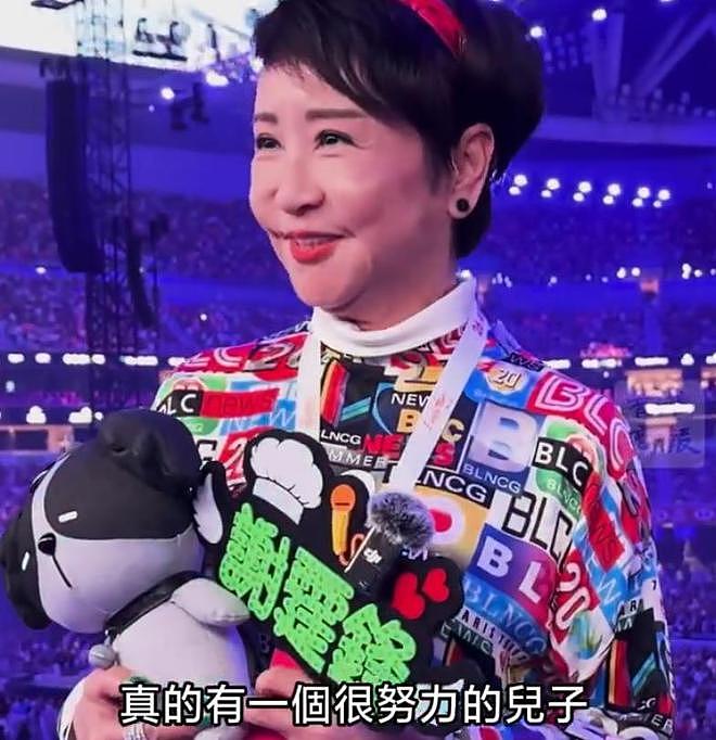 谢霆锋带儿子吃饭，父子3人首次同台互动，狄波拉也在现场（组图） - 6