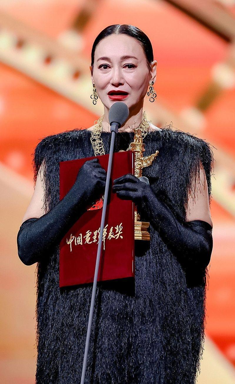 夺华表奖优秀男女演员…惠英红喊会一直演下去，张译想暂时息影（组图） - 1