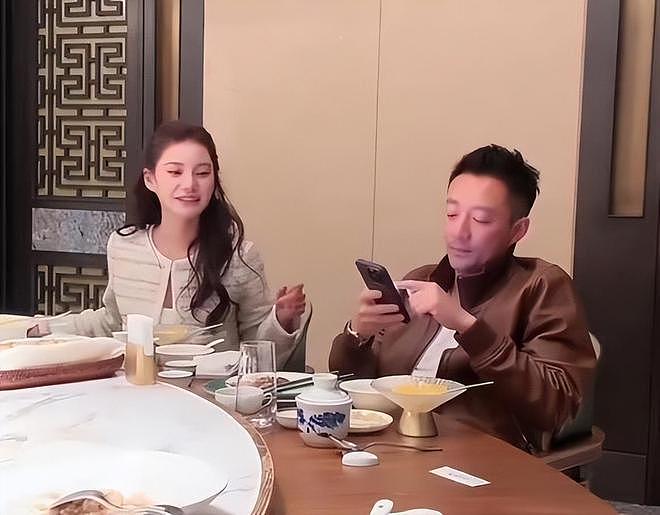 汪小菲带儿女在北京吃下午茶，全是孩子们爱吃的糕点，特别用心（组图） - 14