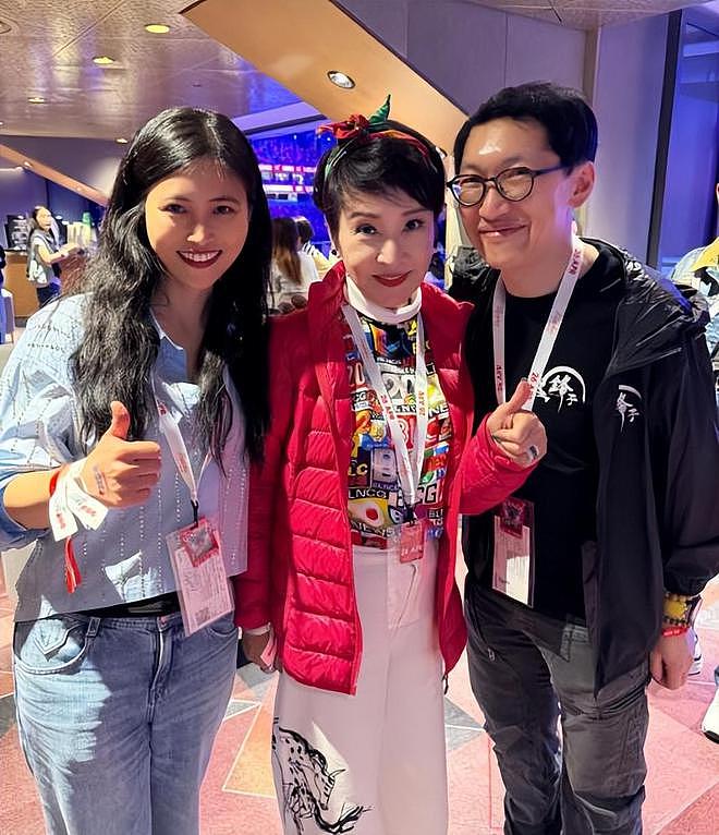 谢霆锋带儿子吃饭，父子3人首次同台互动，狄波拉也在现场（组图） - 8