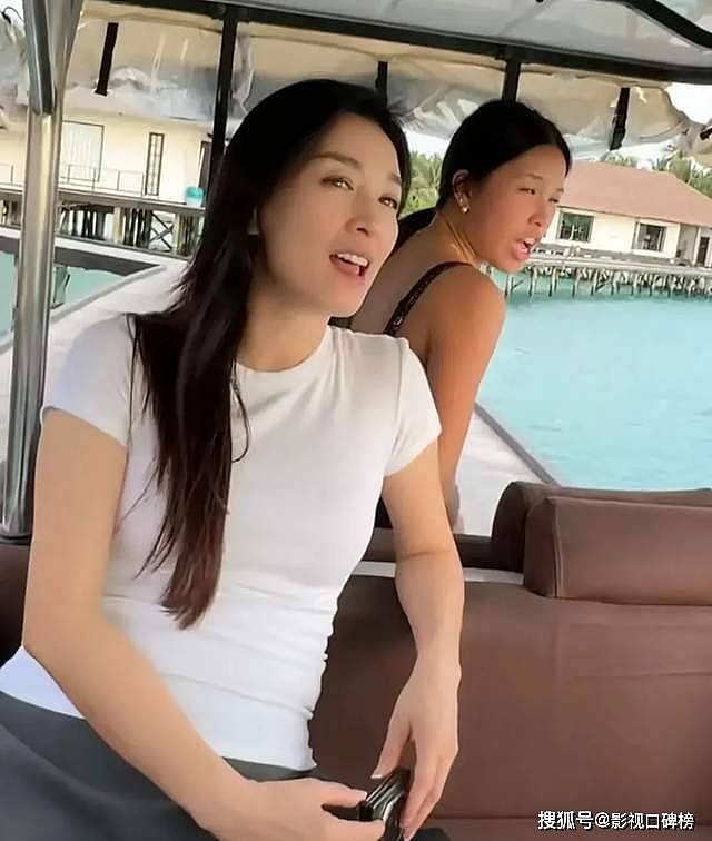 张庭母女俩去国外旅游购物,吐槽东西太贵了没买(组图) - 5