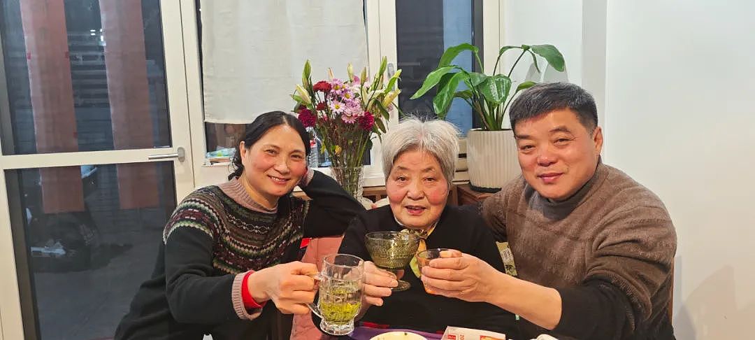 【情感】300年的小巷子爆火出圈，在央视春晚上被传唱，第12代传人讲述“礼让”好家风（组图） - 5