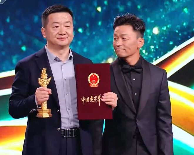 华表奖真实一幕，沈腾越过王宝强和别人打招呼，被吐槽欺负老实人（组图） - 20