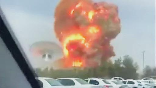 伊朗最大商业港口大爆炸已造成14死750伤，可能涉导弹固体燃料（组图） - 1