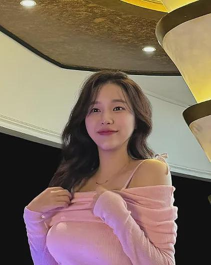 【美女】蜜桃臀+大长腿，火辣身材，就问你爱不爱（组图） - 2