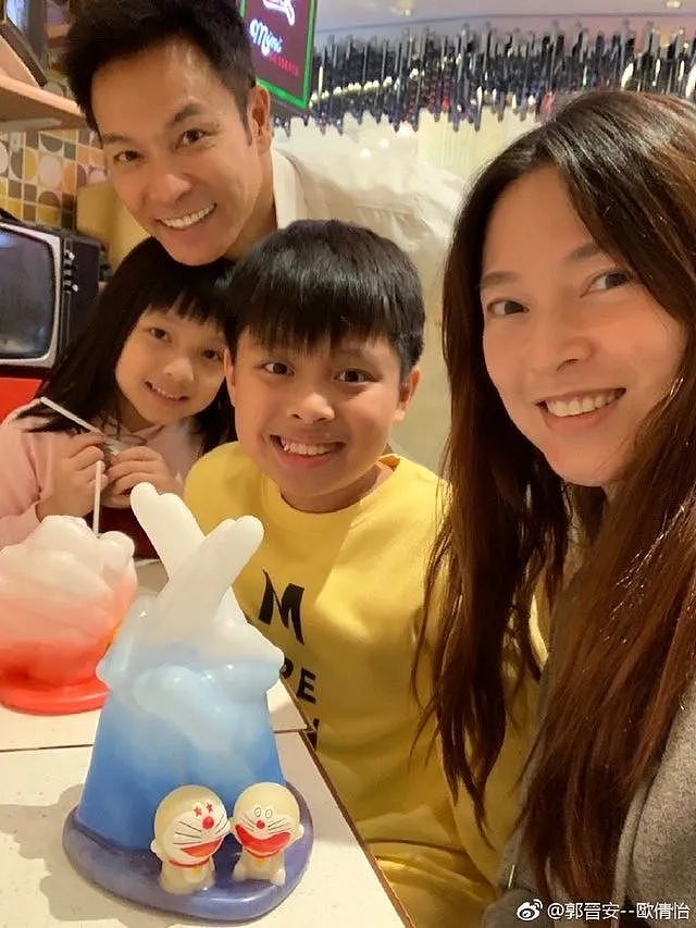 郭晋安60岁人生开挂,公司上市身家过亿,与新剧演员忘年交引热议(组图) - 6