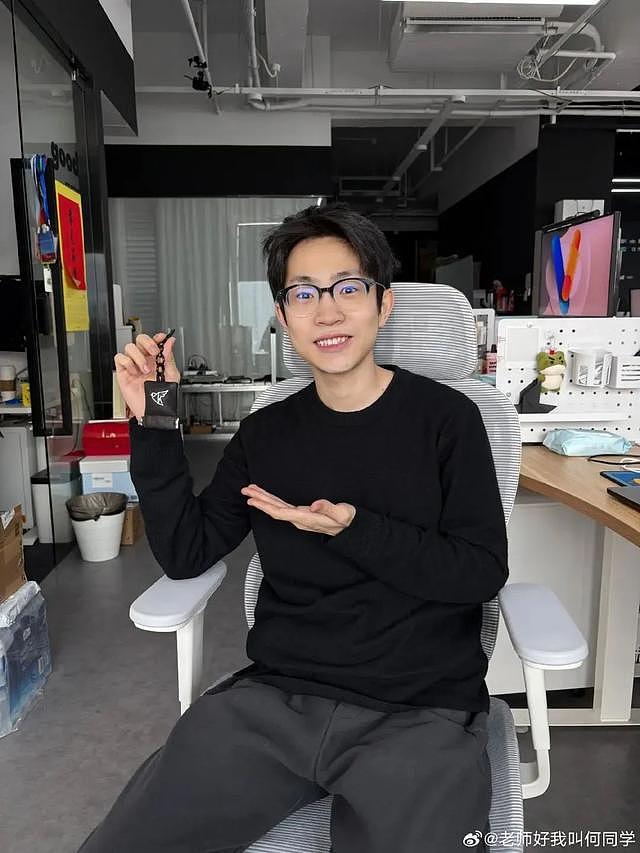 千万粉丝博主“何同学”复更,评论区翻车!此前言论惹众怒,一夜掉粉过万(组图) - 4