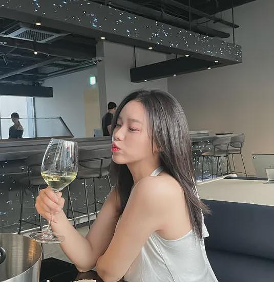 【美女】蜜桃臀+大长腿，火辣身材，就问你爱不爱（组图） - 16