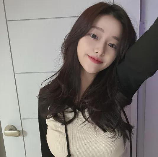 【美女】蜜桃臀+大长腿，火辣身材，就问你爱不爱（组图） - 6