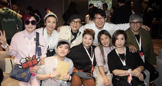 李嘉欣和许晋亨看谢霆锋演唱会，何超琼同场现身，3人全程无交流（组图） - 5