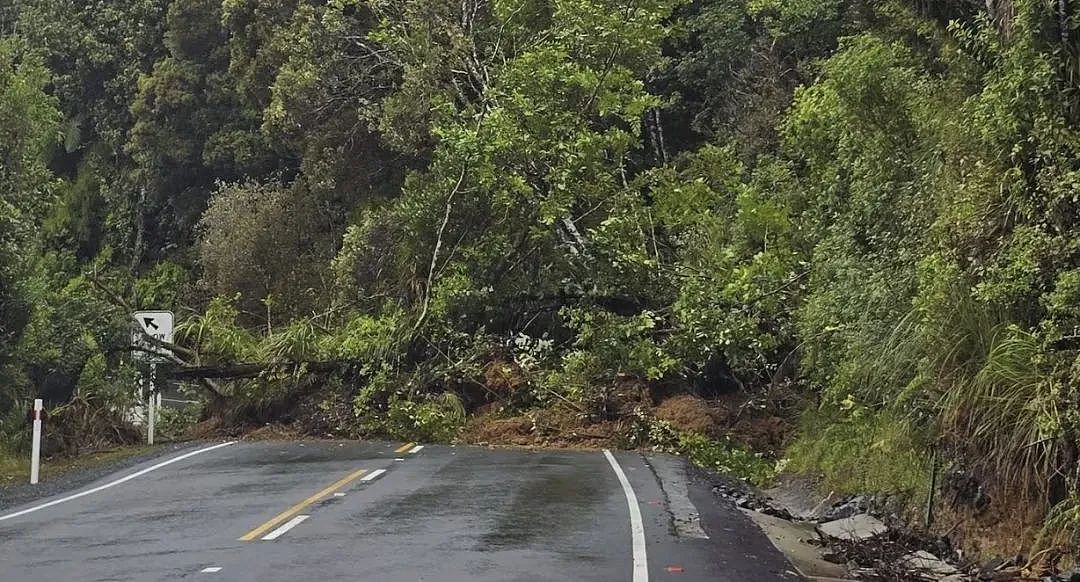 奥克兰深夜起火,殡仪馆被烧毁!4人潜逃!暴雨引发新滑坡,SH1一路段关闭,重开时间未定,别让消费者买单!Visa:停止附加收费 - 3