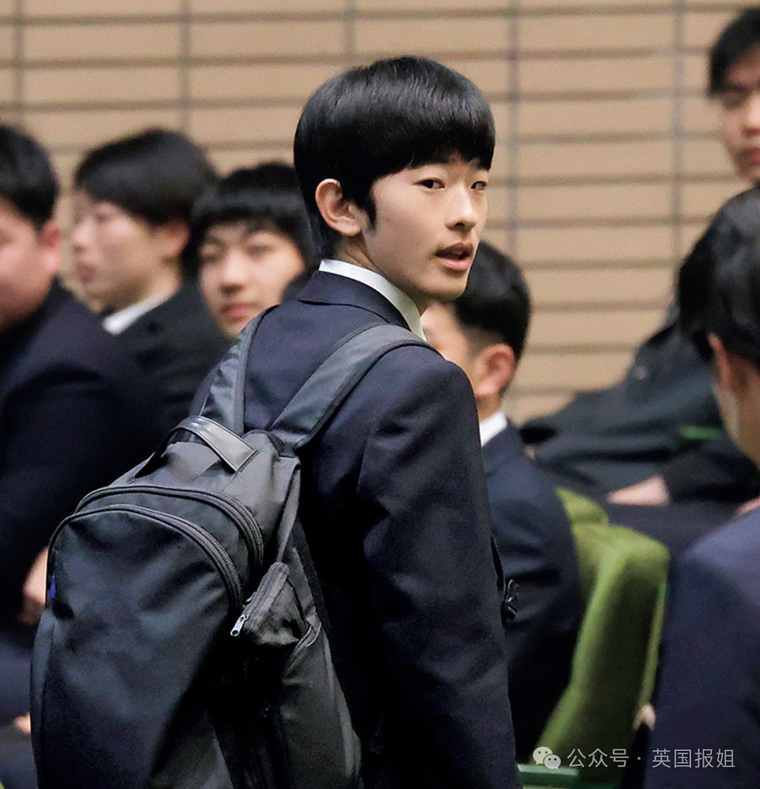 中国留子把日本皇室整破防？“未来天皇”读大学被留子曝光各种囧样，日本网友：干得漂亮多拍点儿（组图） - 15