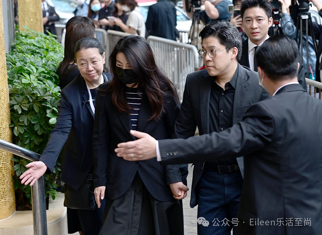 徐子淇送葬婆婆缺席？让2100亿富豪完美人生抱憾的前妻有多特别？（组图） - 5