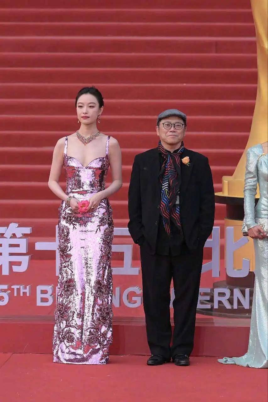 北影节闭幕红毯：倪妮粉裙亮眼，林志玲仙气十足（组图） - 2