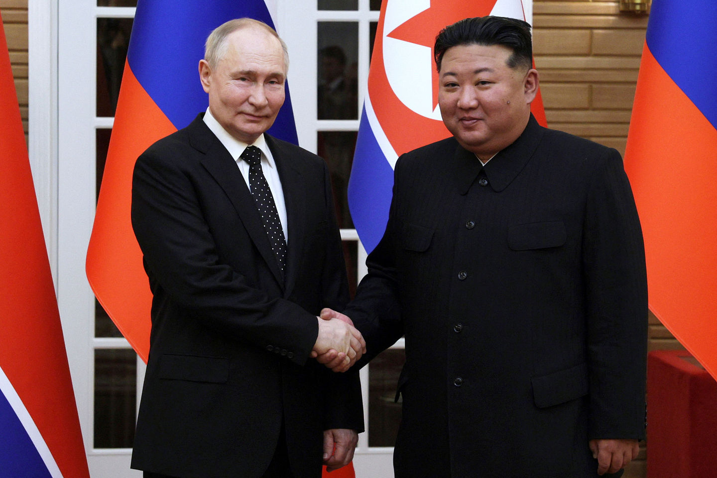 普京回应！感谢金正恩出兵援俄：永不忘朝鲜军“英勇击退乌军”（组图） - 1