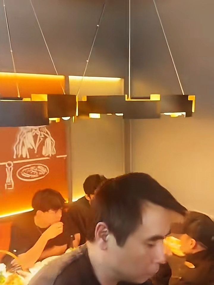 谢霆锋演唱会孩子也来捧场！父子同框颜值爆灯一画面证关系密切（组图） - 10