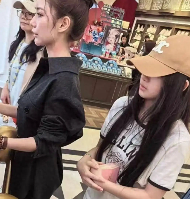 翻车！汪小菲夫妇掷千金为女儿庆生，网友怒批卖孩子！大S生前1句话泪目...（组图） - 1