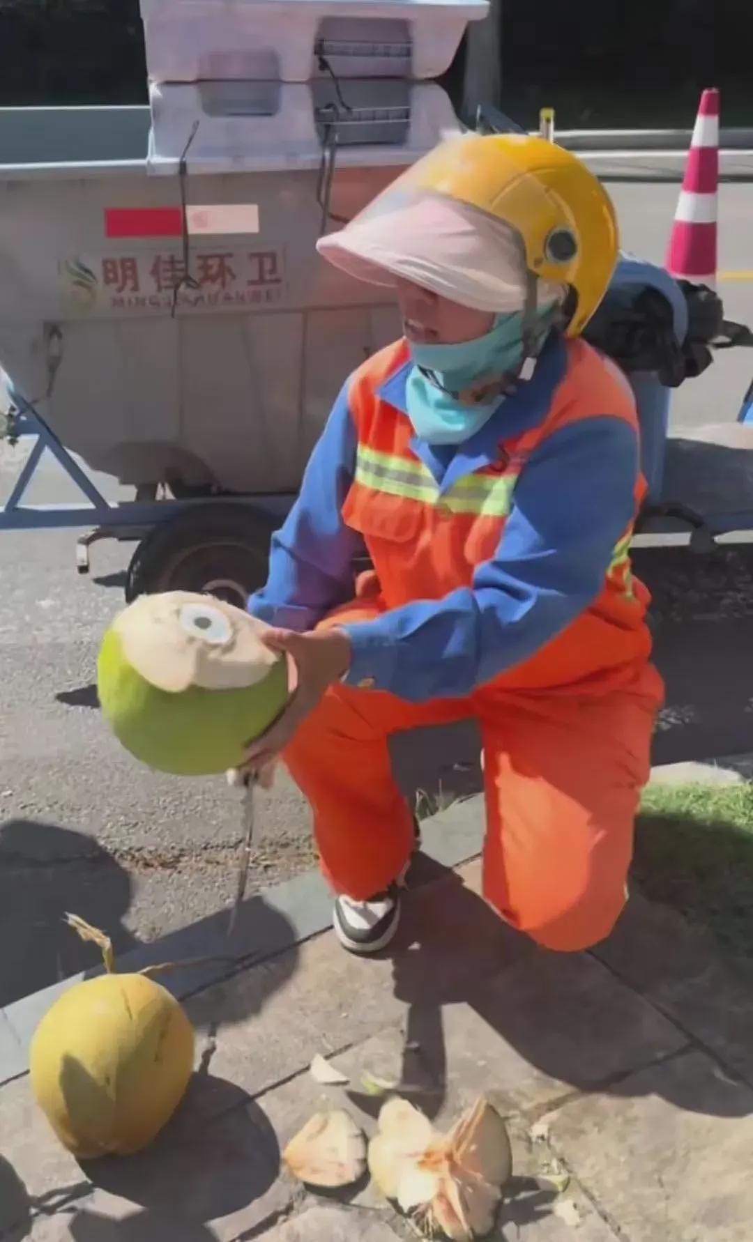 环卫阿姨两刀砍出40万赞,文旅半年宣传白干(组图) - 2