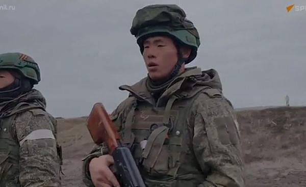 俄国防部首公布“朝鲜士兵训练影片”，参加库尔斯克收复战击退乌军（视频/图） - 1