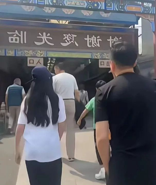 大S女儿脱胎换骨星光十足，三次被偶遇造型时尚（组图） - 11