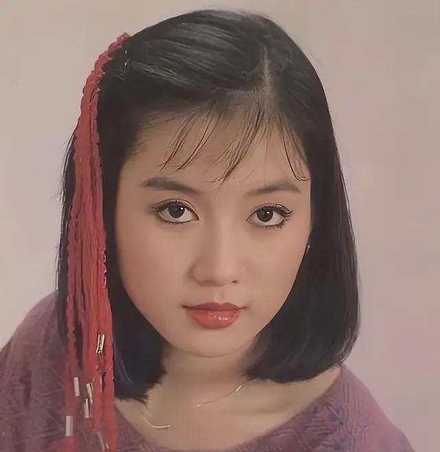 风流成性？成龙被曝与吕秀菱有私生子，房祖名真的成“弃子”？（组图） - 7