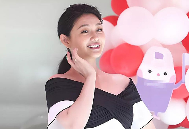 大S女儿脱胎换骨星光十足，三次被偶遇造型时尚（组图） - 17