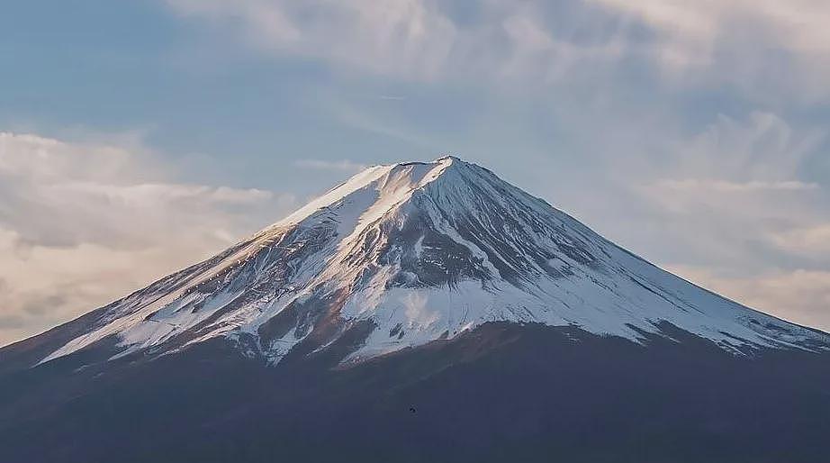 中国大学生爬富士山遇险获救!4天后居然跑回拿手机,然后又被困,又被救...(组图) - 1