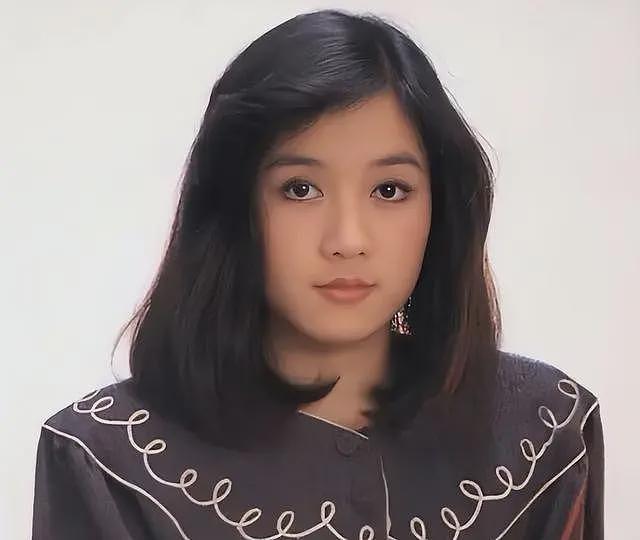 风流成性？成龙被曝与吕秀菱有私生子，房祖名真的成“弃子”？（组图） - 6
