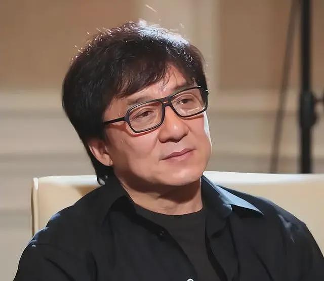 风流成性？成龙被曝与吕秀菱有私生子，房祖名真的成“弃子”？（组图） - 41