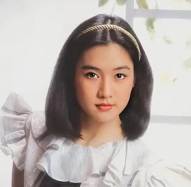 风流成性？成龙被曝与吕秀菱有私生子，房祖名真的成“弃子”？（组图） - 18