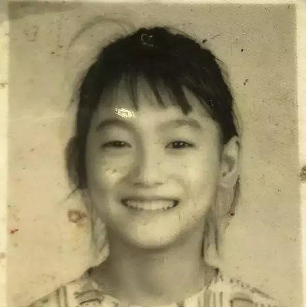 香港最传奇女星：3岁做乞丐、12岁做舞女、39岁吞药自尽，如今65岁王者归来（组图） - 6