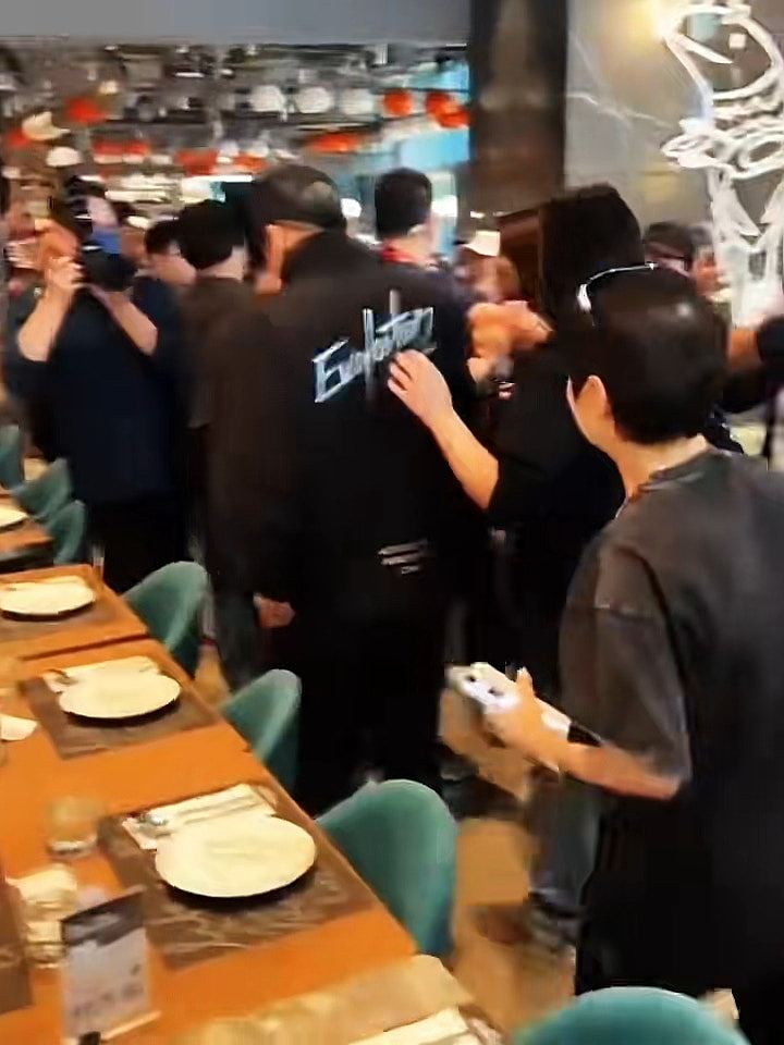 谢霆锋演唱会孩子也来捧场！父子同框颜值爆灯一画面证关系密切（组图） - 15