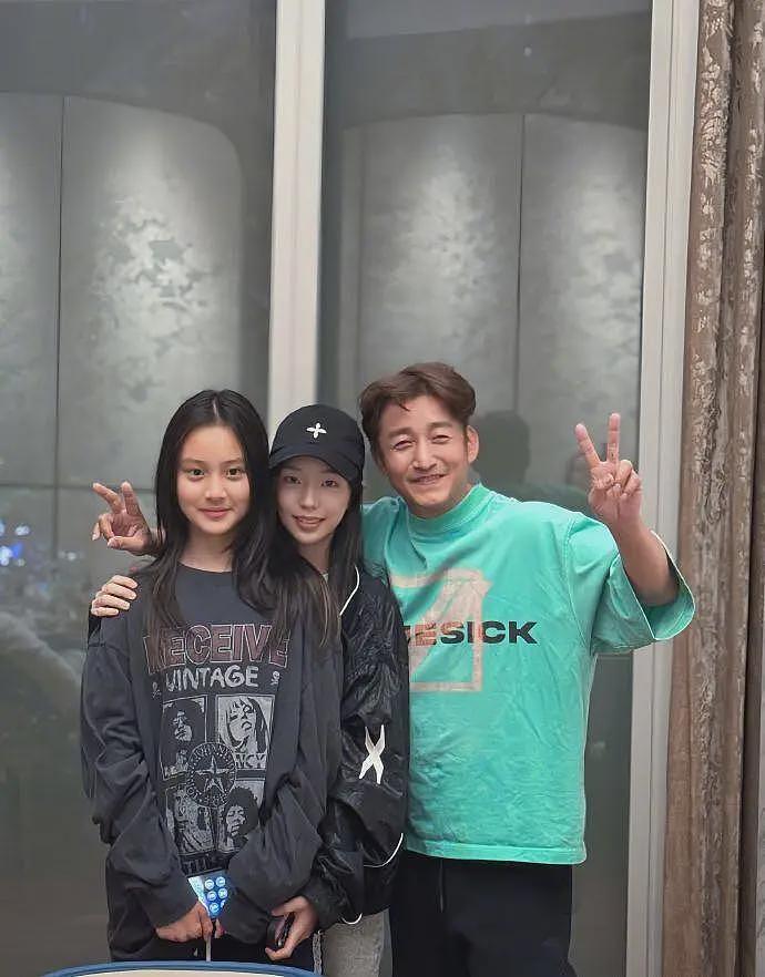 李小璐带女儿与吴尊冉莹颖小聚，甜馨轩轩罕同框，都长成小大人了（组图） - 5