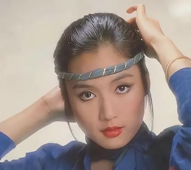 风流成性？成龙被曝与吕秀菱有私生子，房祖名真的成“弃子”？（组图） - 5