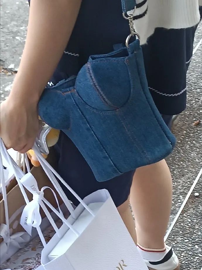【爆笑】在男朋友脖子上发现一个比吻痕更可怕的牙印！因为这个痕迹，我连她是啥脸型都猜出来了...（组图） - 33