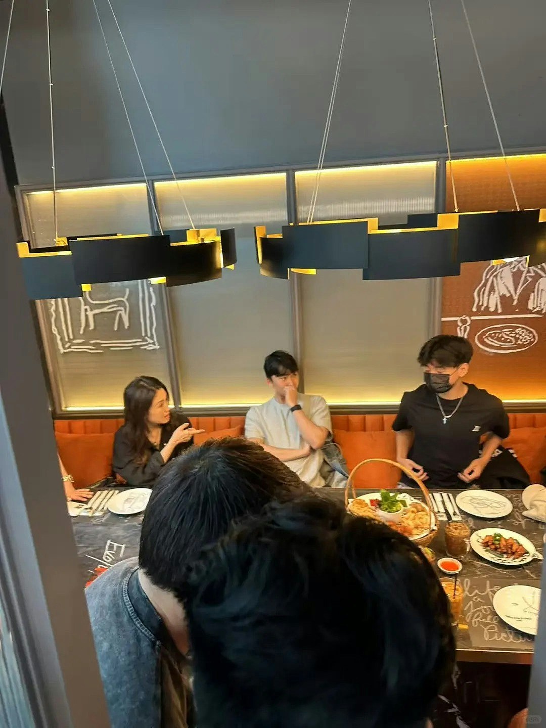 谢霆锋演唱会孩子也来捧场！父子同框颜值爆灯一画面证关系密切（组图） - 12