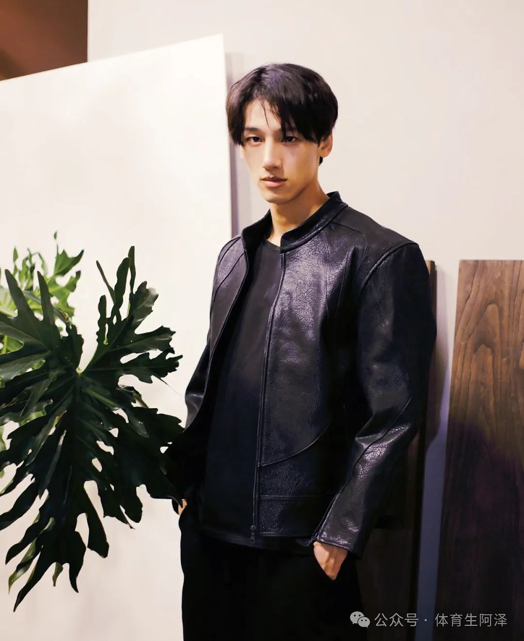 【帅哥】195黑皮港风男大体育生,硬汉般的颜值,薄肌身材太诱惑...(组图) - 13