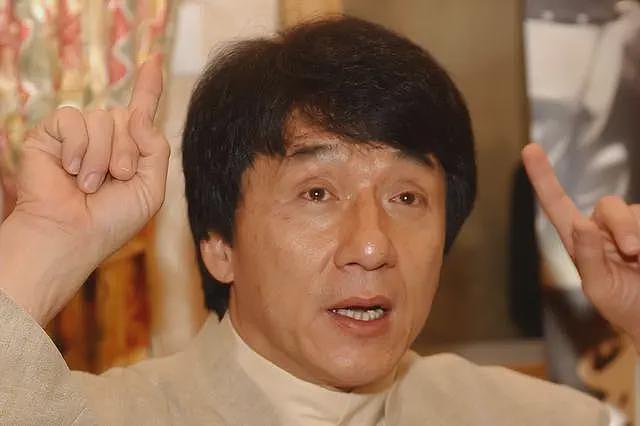 风流成性？成龙被曝与吕秀菱有私生子，房祖名真的成“弃子”？（组图） - 43