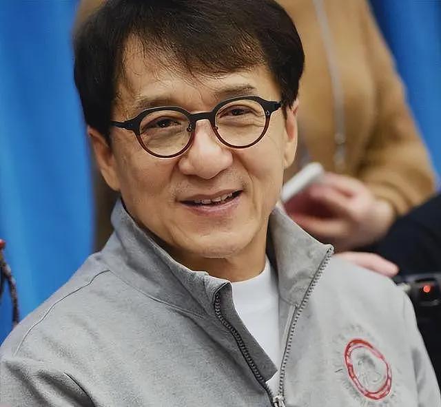风流成性？成龙被曝与吕秀菱有私生子，房祖名真的成“弃子”？（组图） - 37