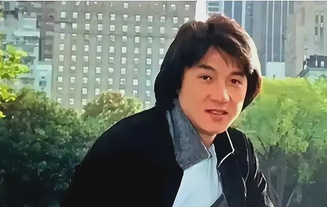 风流成性？成龙被曝与吕秀菱有私生子，房祖名真的成“弃子”？（组图） - 11