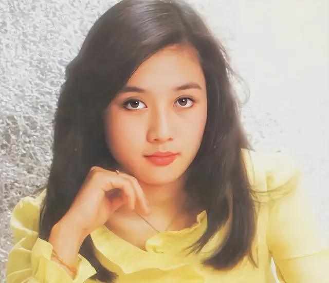 风流成性？成龙被曝与吕秀菱有私生子，房祖名真的成“弃子”？（组图） - 17